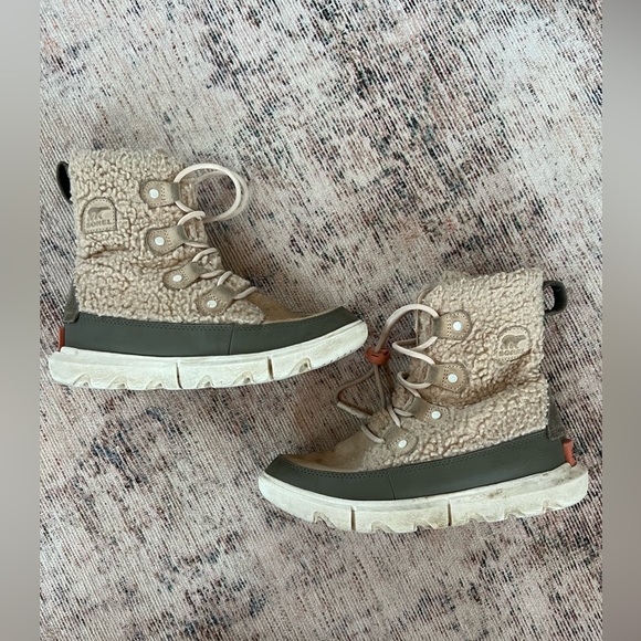 Sorel Tan and Olive  Kids Boots - Picture 4 of 7